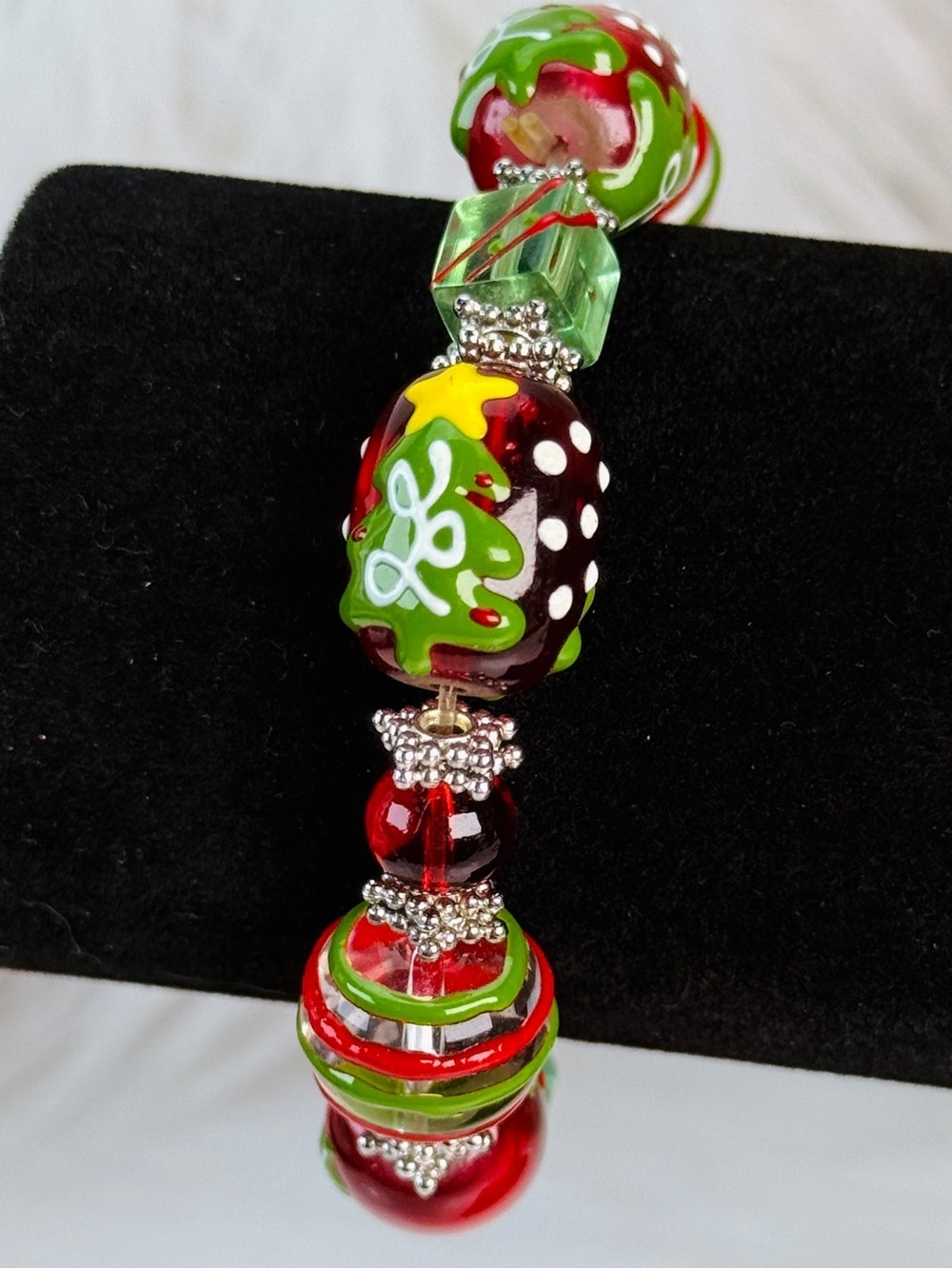Vintage lampwork, glass Festive Red and Green Christmas stretch Beaded Bracelet